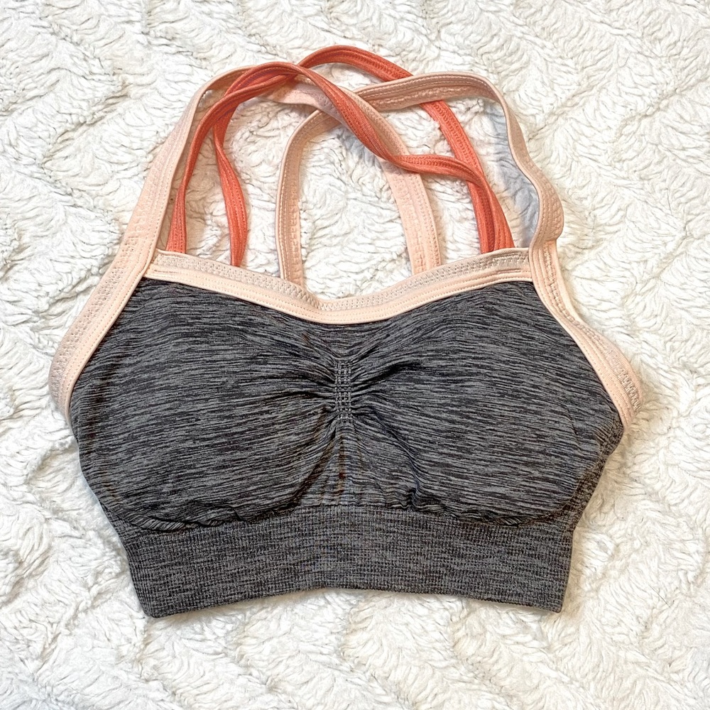 Calia~Carrie Underwood Sports Bra Heathered Gray w/ Cross Cross Straps. Sz. XS